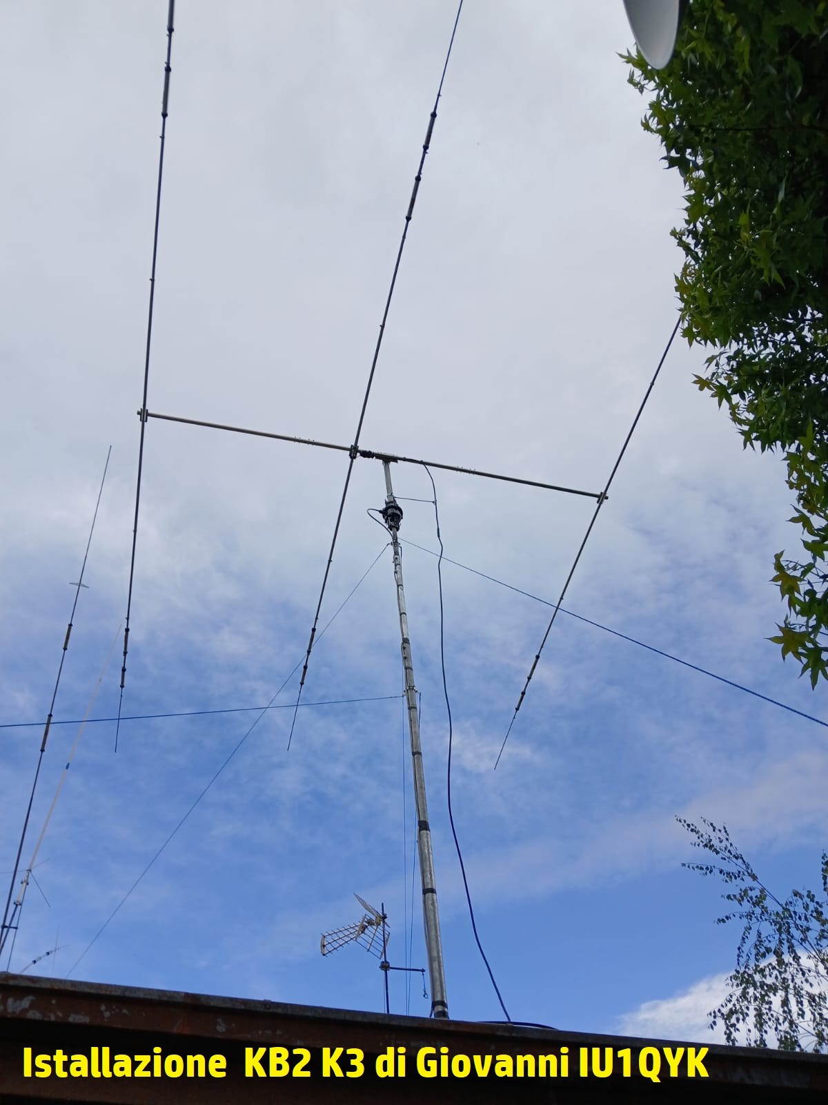 KB2 K3S antenna Yagi 3 elementi 14-21-28MHz PEP: 1.5KW
