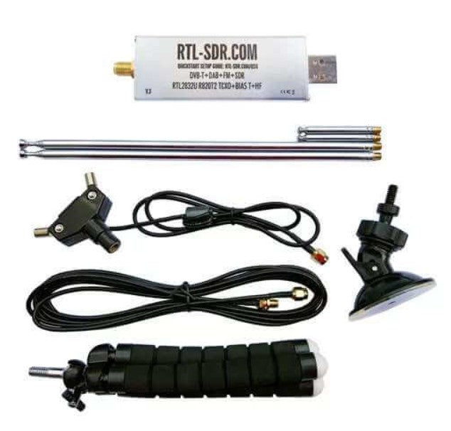 RTL-SDR Blog R820T2 RTL2832U 1PPM TCXO SMA SDR con Dipole Antenna Kit