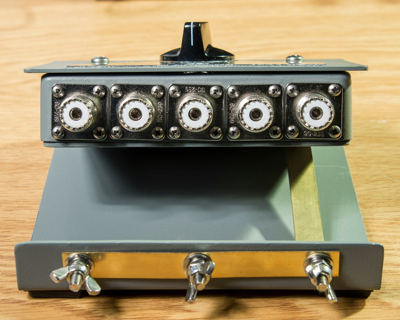 Alpha Delta ASC-4B-PL - Consolle Commutatore Coassiale a 4 vie 1500 Watt CW