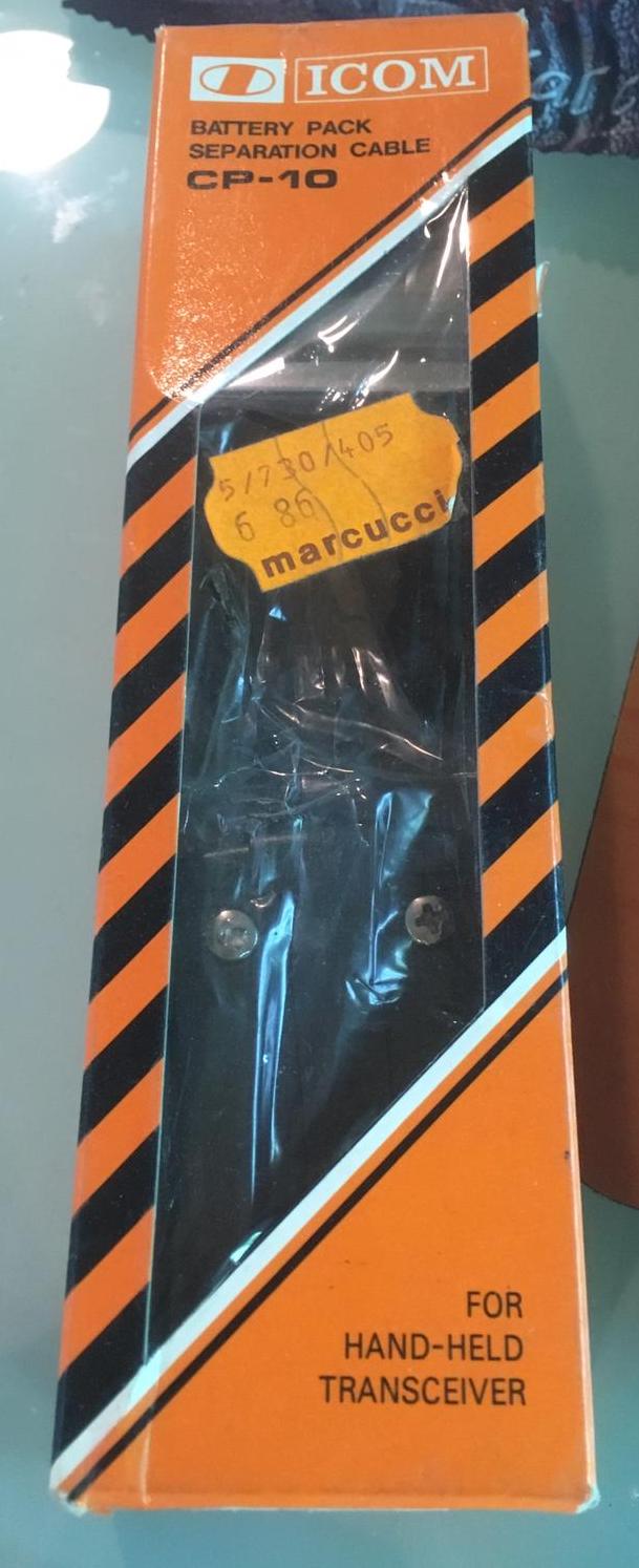 ICOM CP-10 separatore pacco batterie per apparati portatili